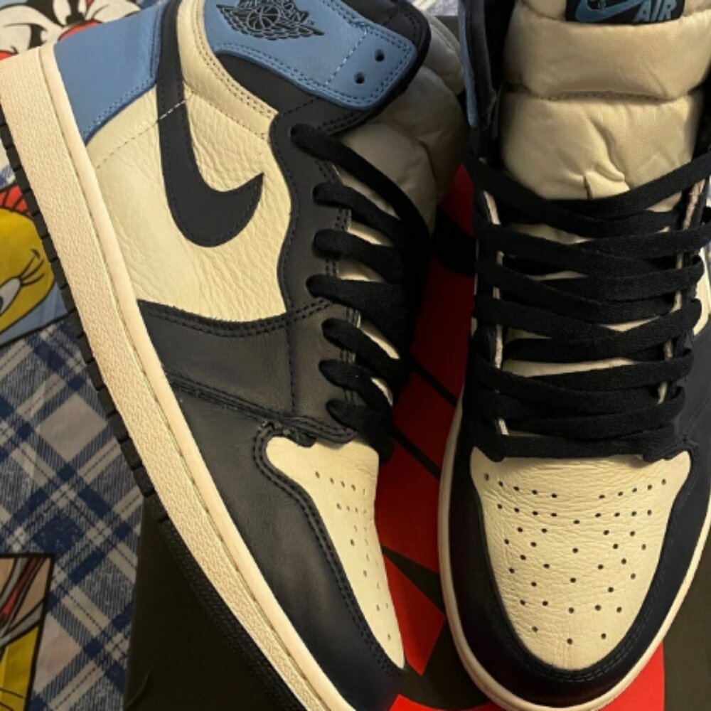 NIKE AIR JORDAN 1